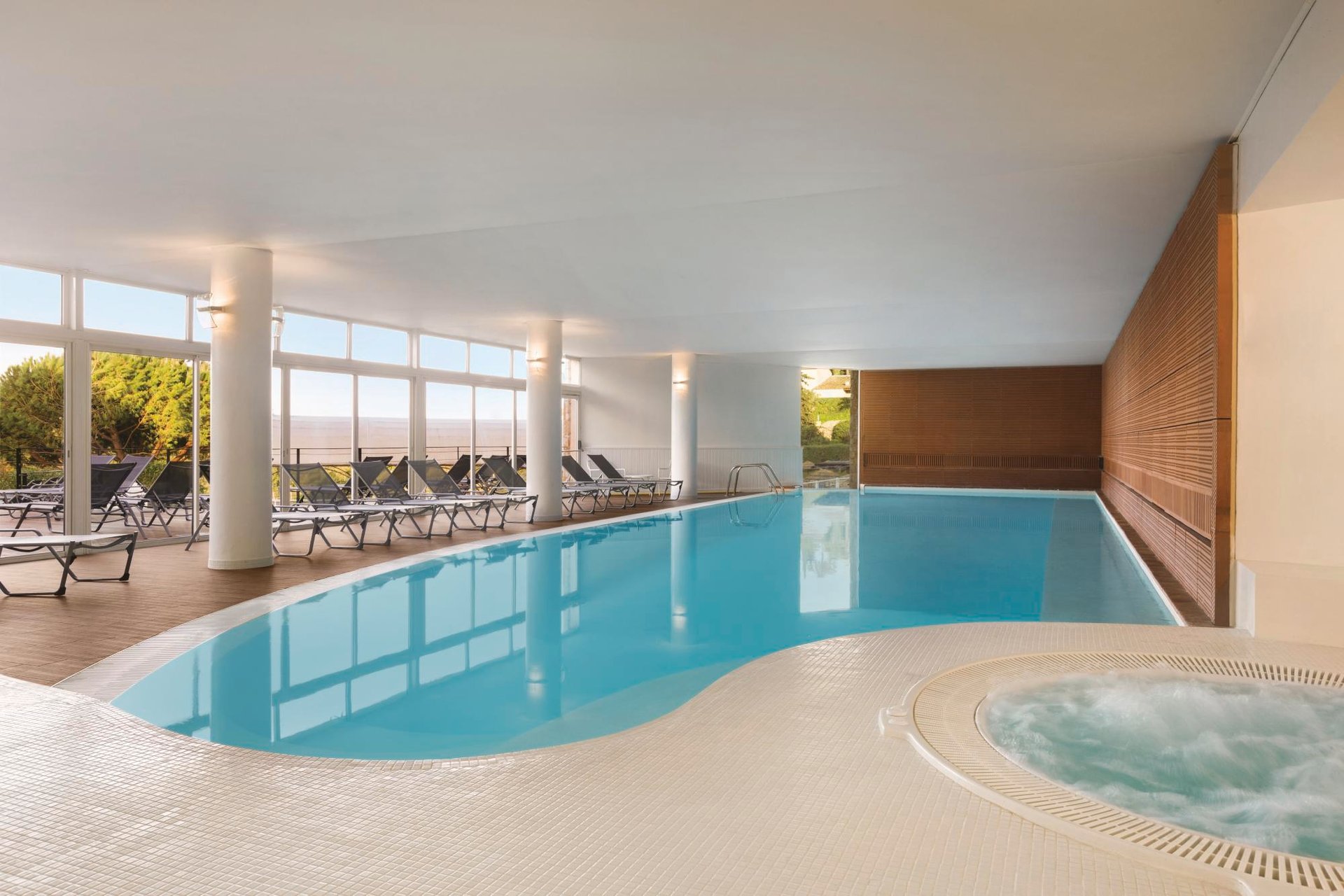 Indoor swimming pool of the Resort Le Frégate Provence